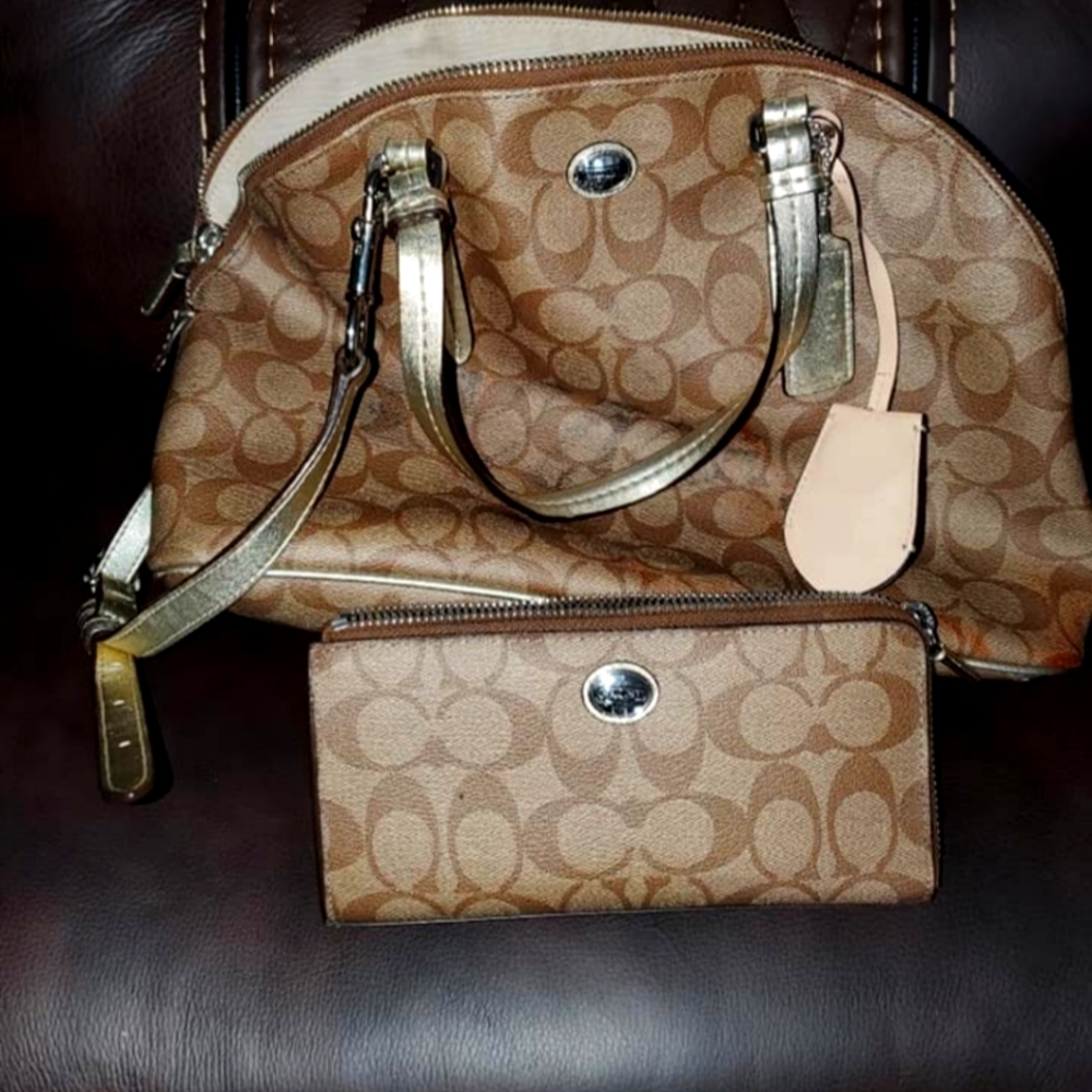 Coach purse and wallet